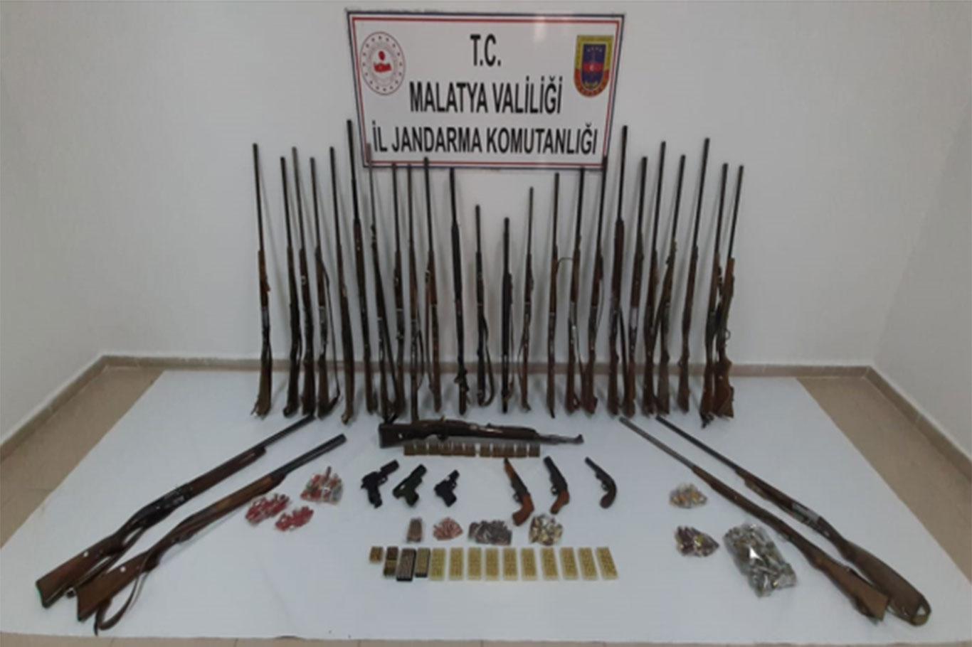 Malatya'da silah kaçakçılarına yapılan operasyonda 21 kişi gözaltına alındı